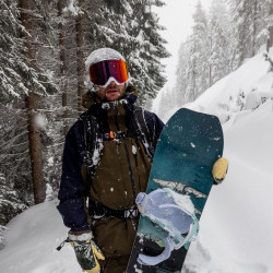 JP Solberg with the YES. Warca Snowboard